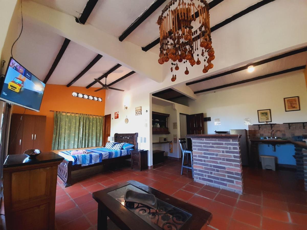 Hostal La Casa De Felipe Таганга Екстер'єр фото