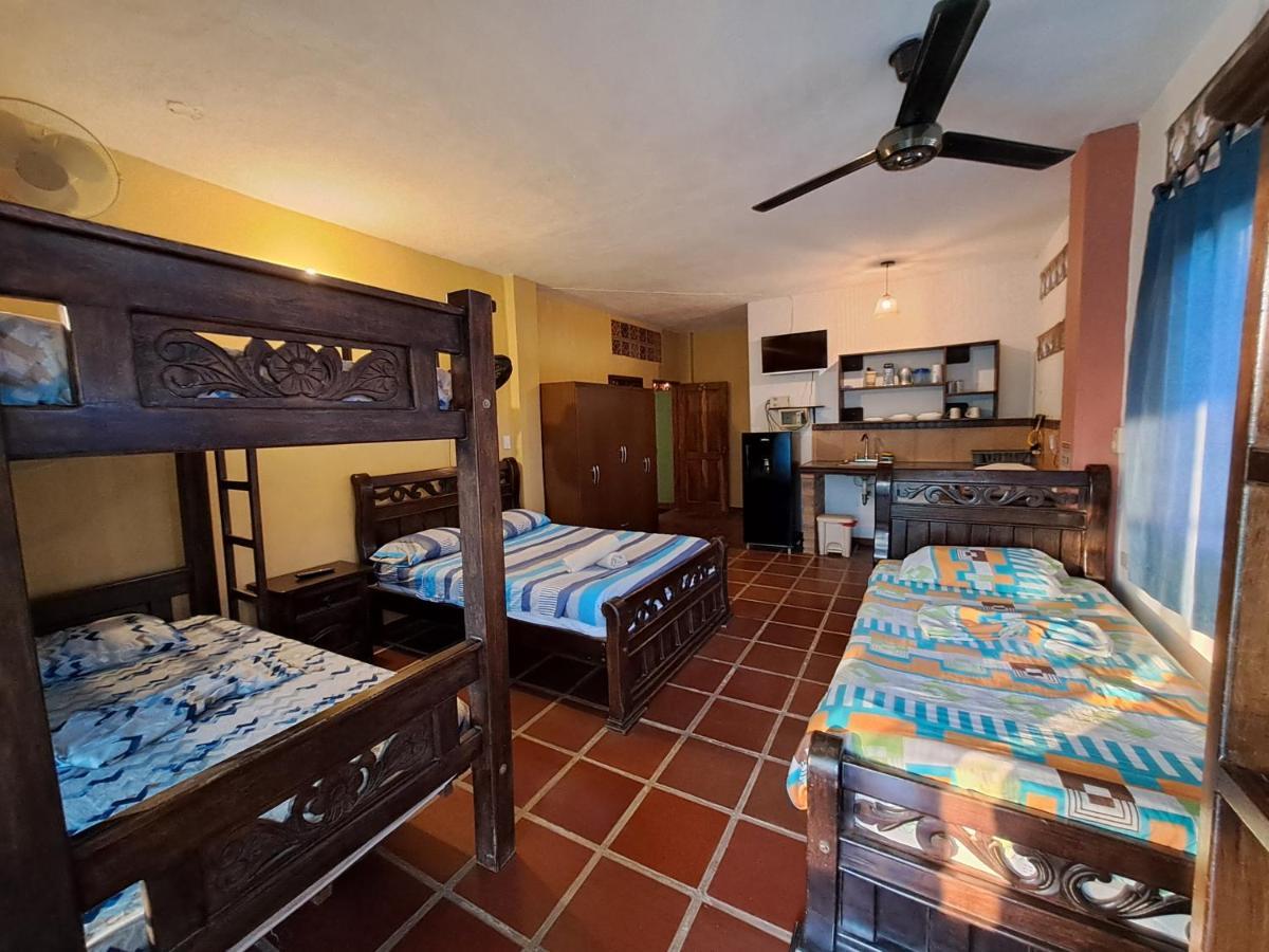 Hostal La Casa De Felipe Таганга Екстер'єр фото